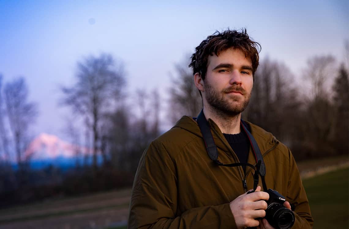Joshua Rainbolt profile picture in front of Mt Hood.