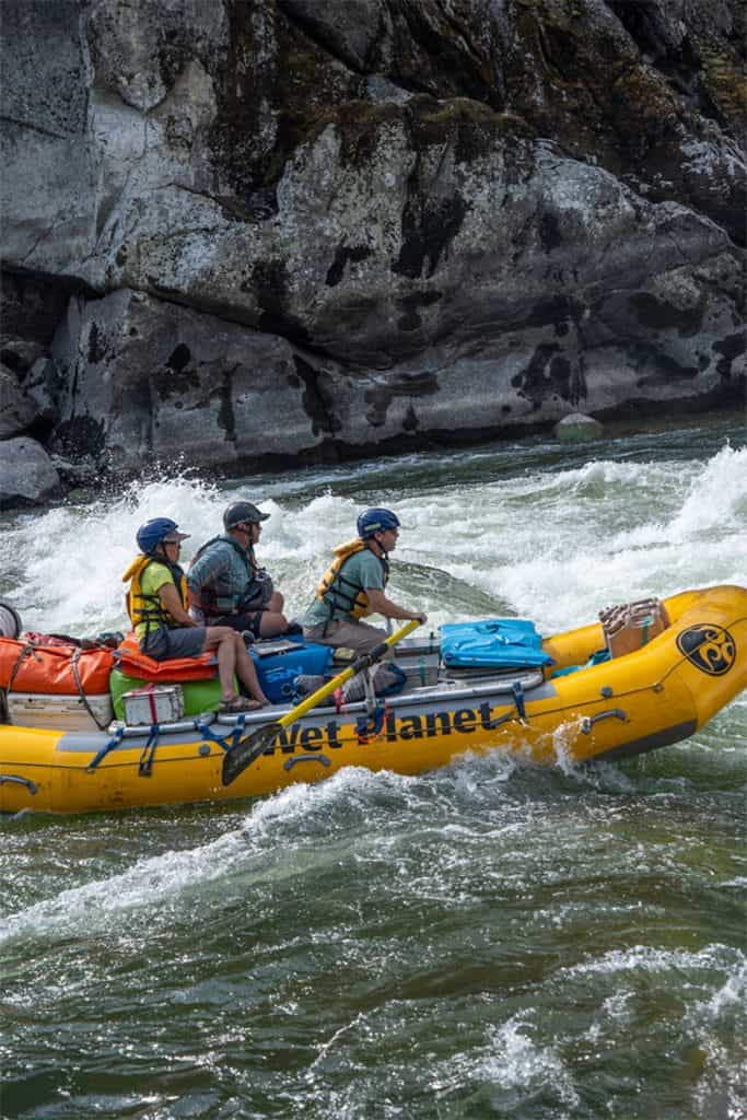 Rowing school student pushes down Vinegar rapid on the Main Salmon.