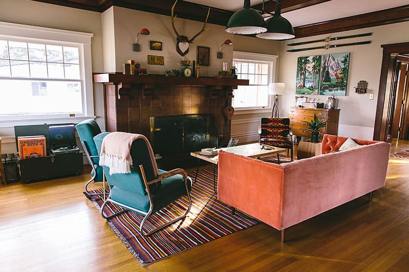 Boutique hotel with mid century modern furniture in the living room at Lodge 902. Wet Planet Whitewater in Washington, Idaho, Oregon