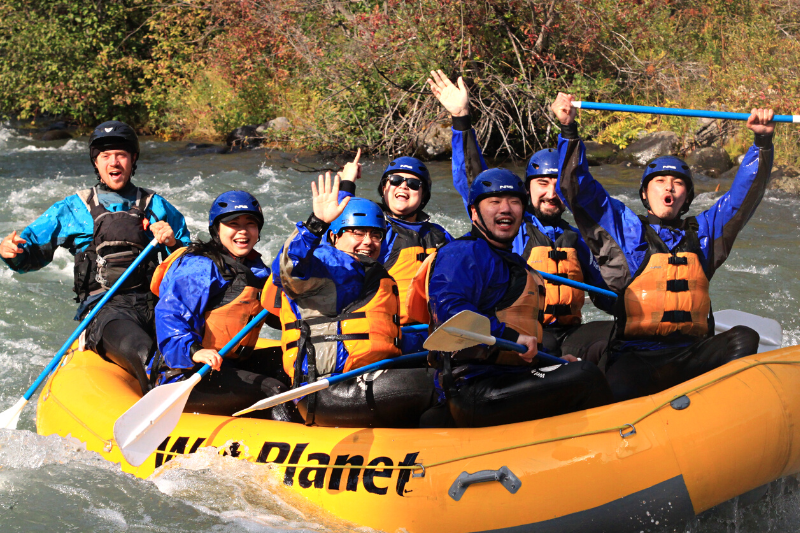 Tieton River Rafting-rafters pose for photo. Wet Planet Whitewater