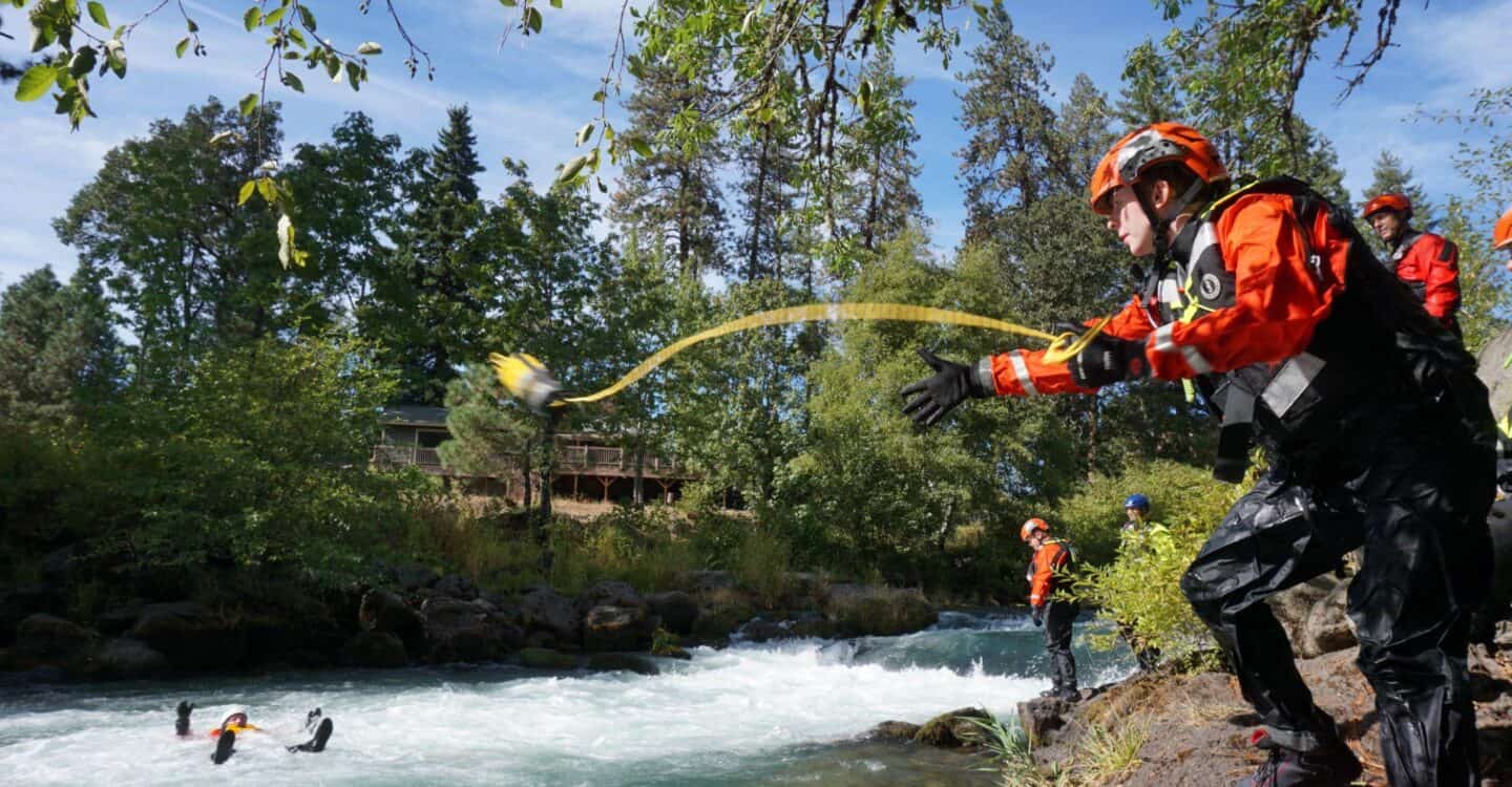 swift water rescue courses in Washington and Oregon