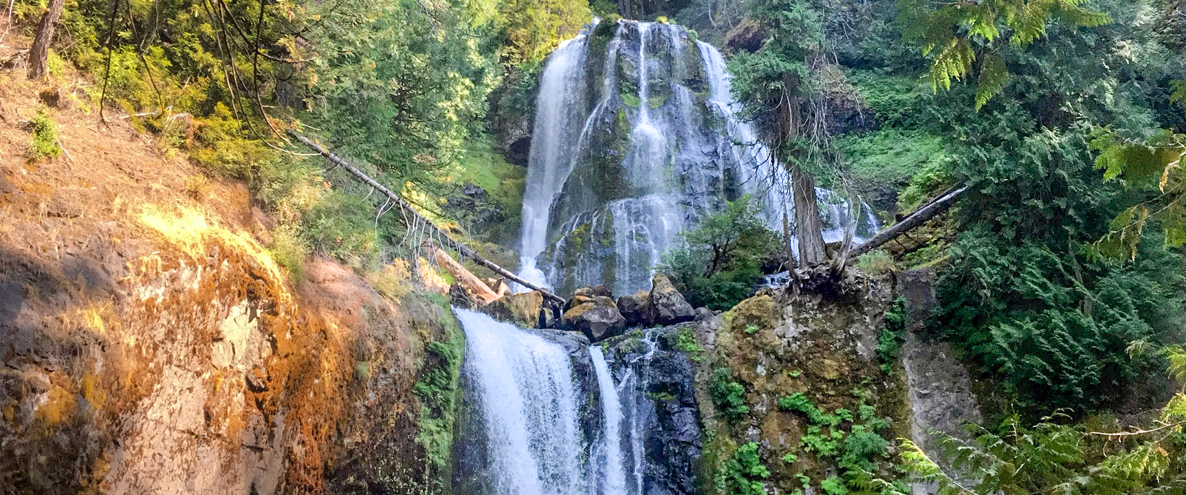 Hiking with waterfall near me