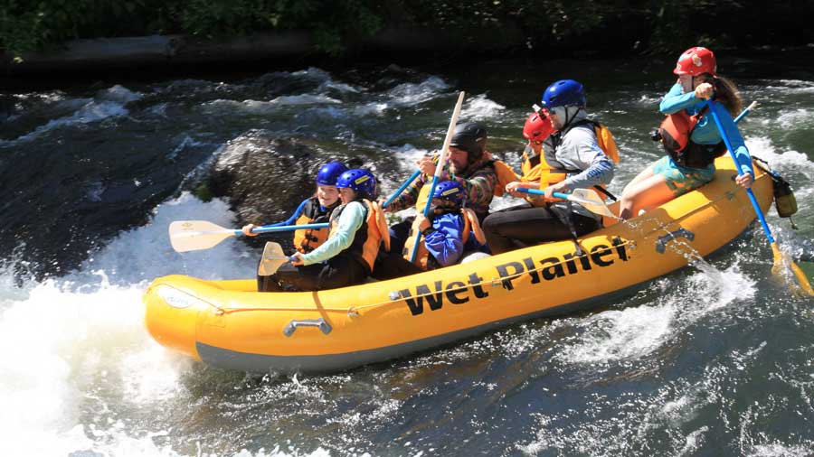 Rafting group on the White Salmon River