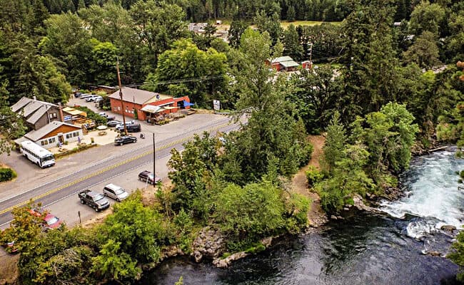 The Wet Planet Rafting and Kayaking headquarters on the White Salmon River in Washington